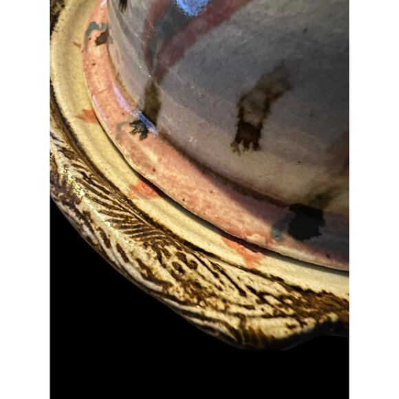 Stunning Art Pottery Shallow Bowl with Covered Lid Colorful Butter Dome 8" x 6" - Picture 8 of 9